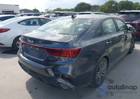 2022 Kia Forte Gt-Line z USA, uszkodzony, nr VIN 3KPF54AD9NE492403